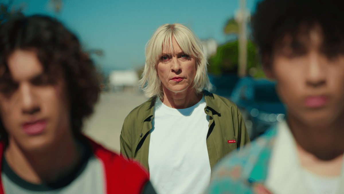 Ellen DeGeneres ditches gray hair, returns to signature blonde after year abroad
