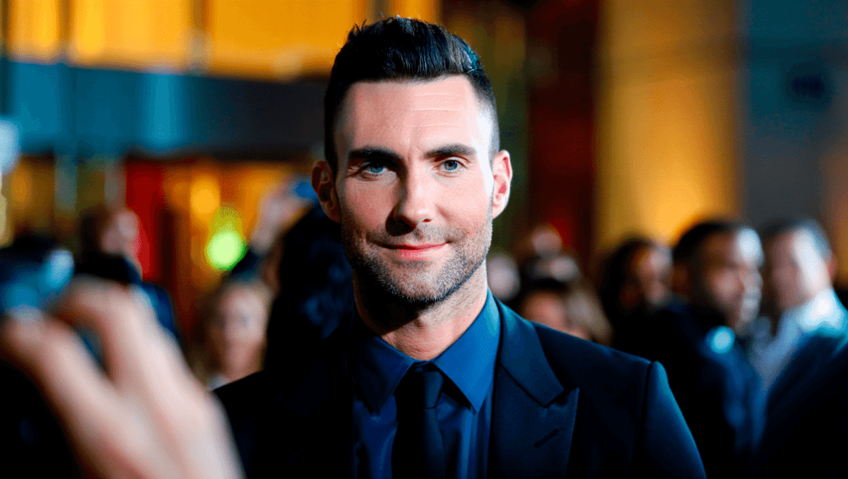 Adam Levine shows fresh-faced look at Breakthrough Prize event, sparks cosmetic surgery speculation