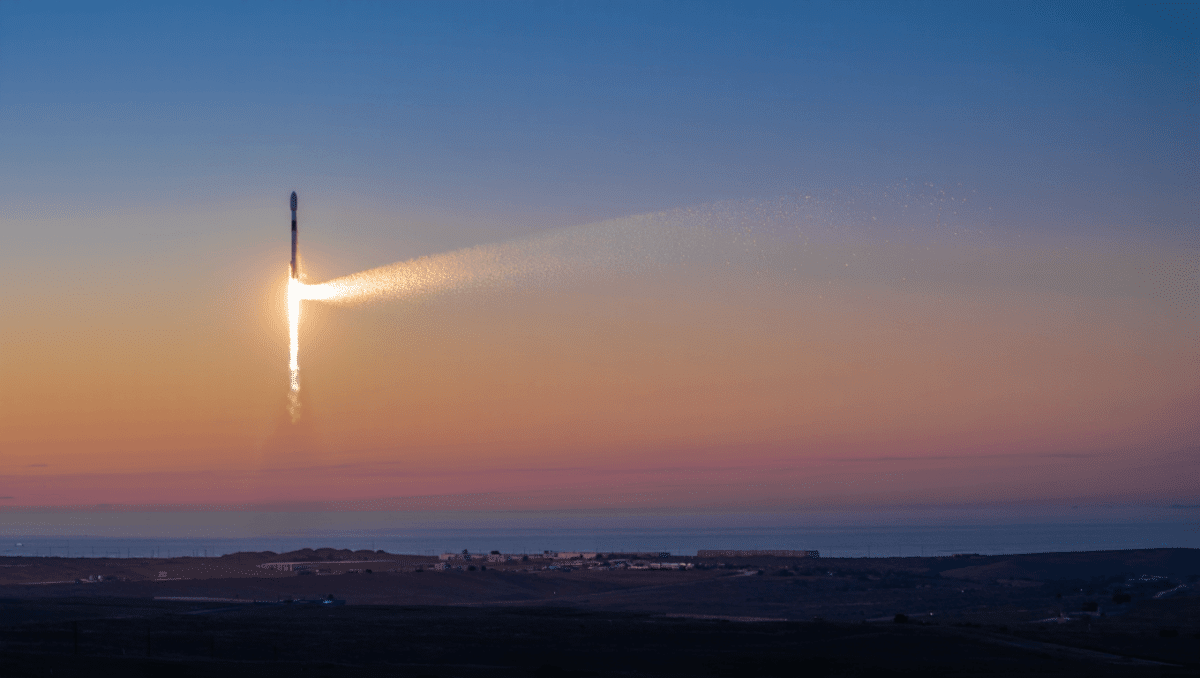 Rocket launch California lights up Central Valley sky with rare twilight glow
