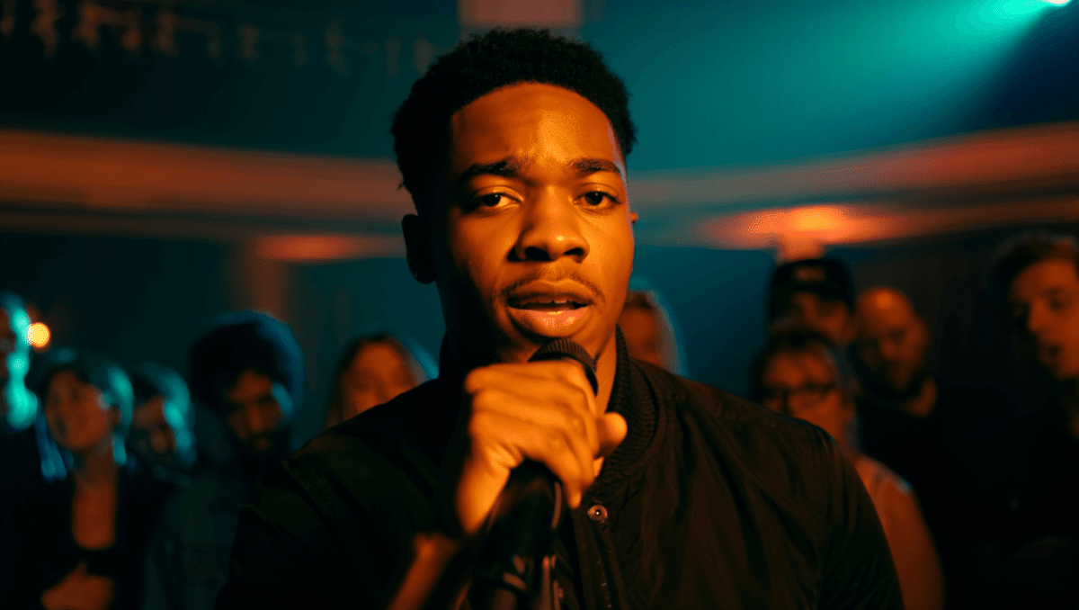 Leon Thomas brings Mutts Don't Heel Tour to Paris, exciting fans alongside Europe dates