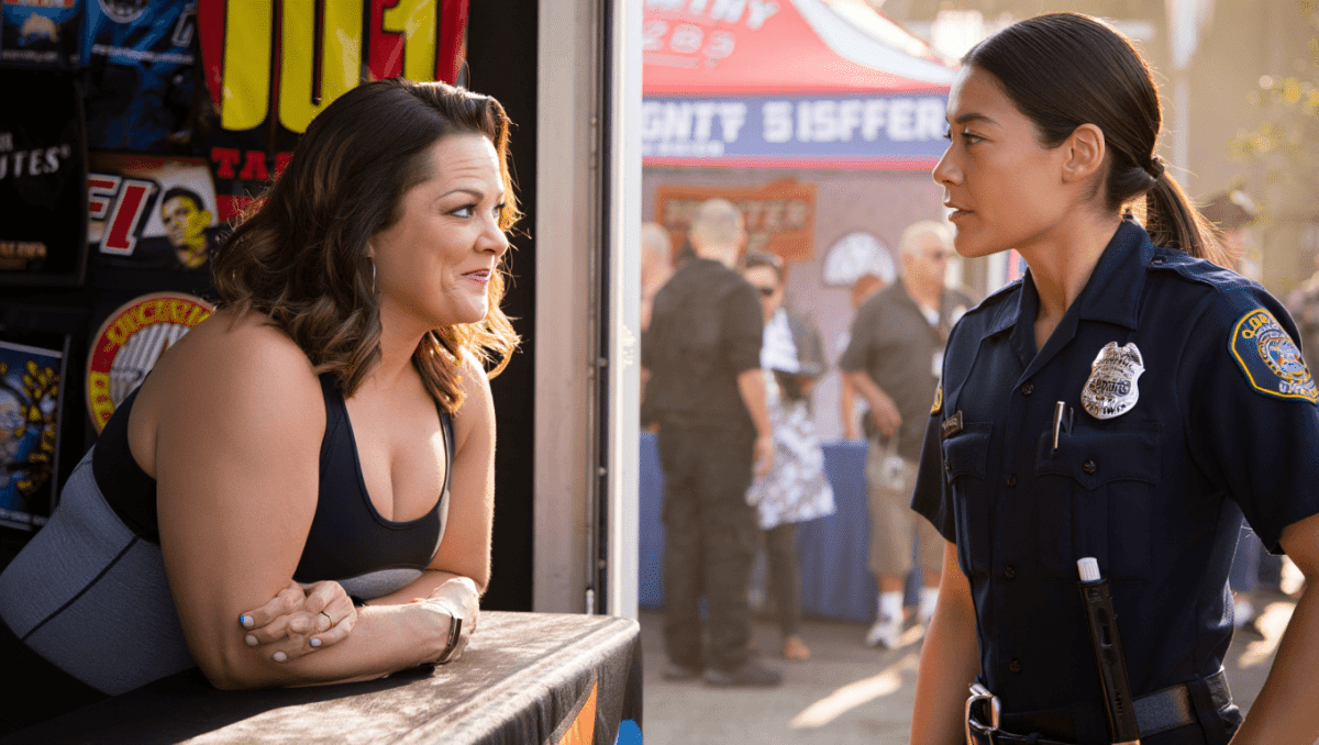 Melissa McCarthy guest stars on SVU as pro fighter flirting with Mariska Hargitay