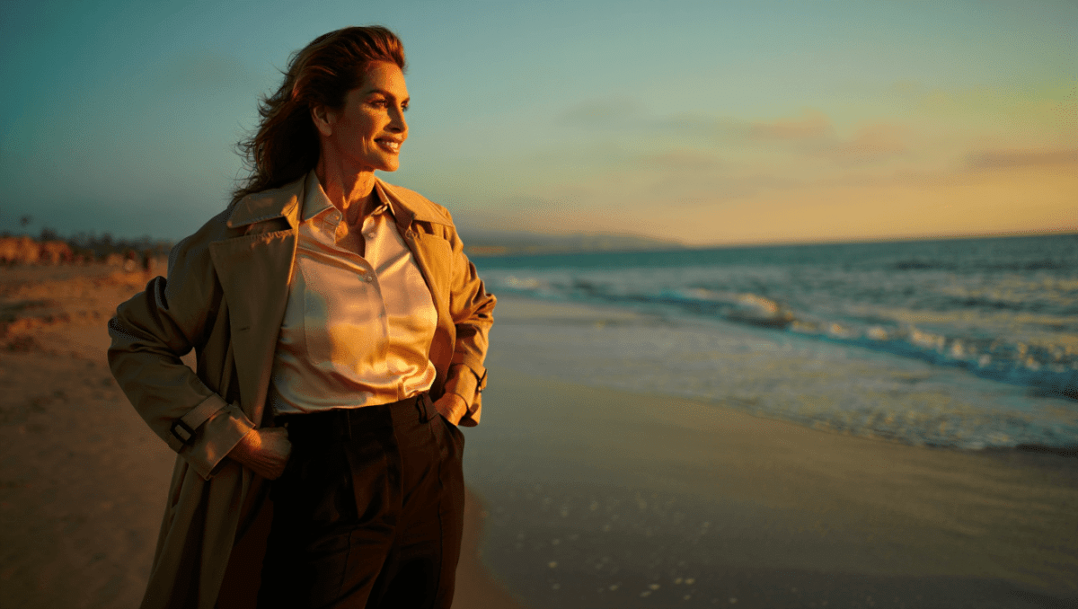 Cindy Crawford stuns on Harper's Bazaar China cover, proving legendary supermodel never ages