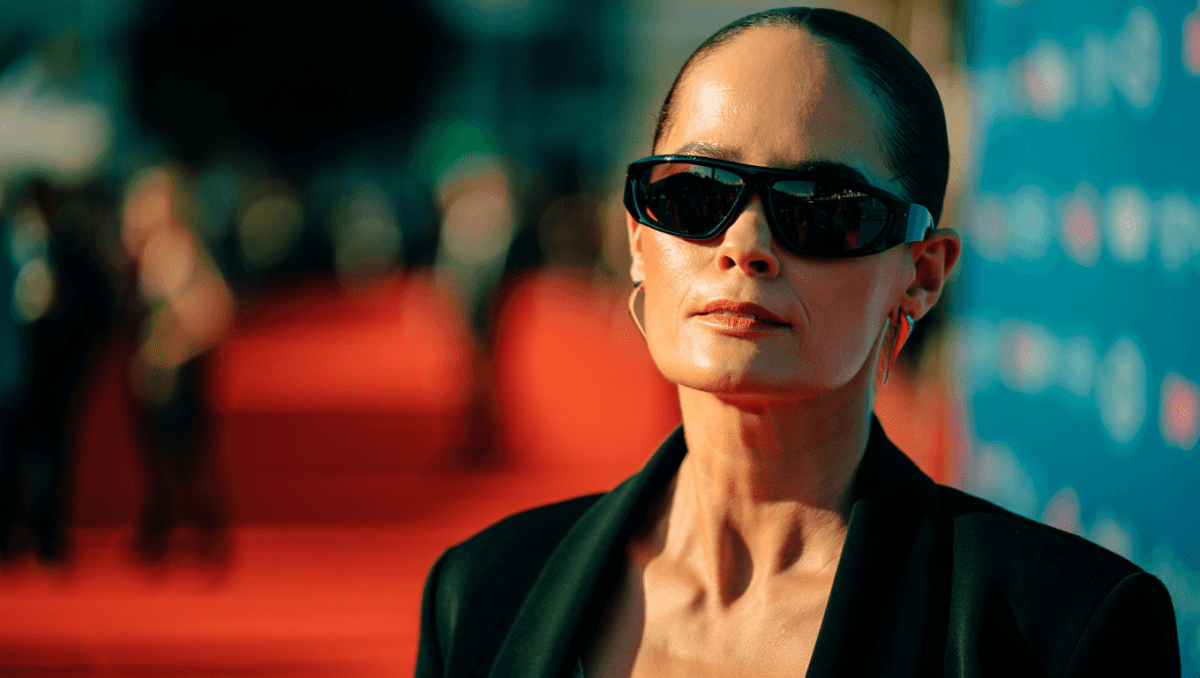 Poker Face star addresses Delta flight incident, publicly appears after 48 hours