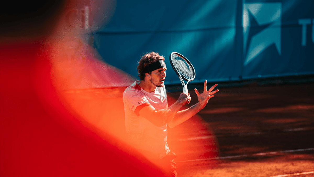 Alexander Zverev beats Navone 6-1, 3-6, 6-3 in Madrid