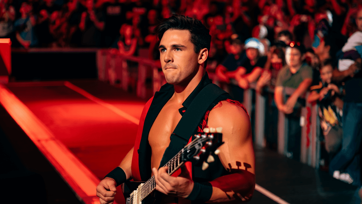 Joe Hendry performs special concert on WWE Raw tonight on Netflix