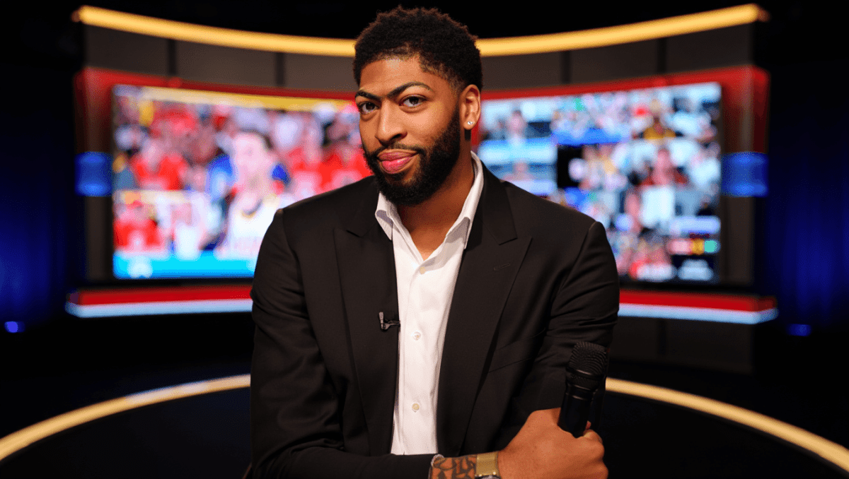 Anthony Davis prank show gets 16-episode series order, LeBron pranks Draymond
