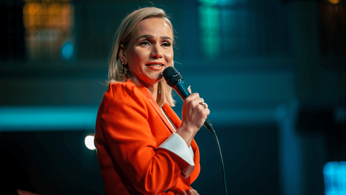 Nikki Glaser's Good Girl special drops April 24 on Hulu