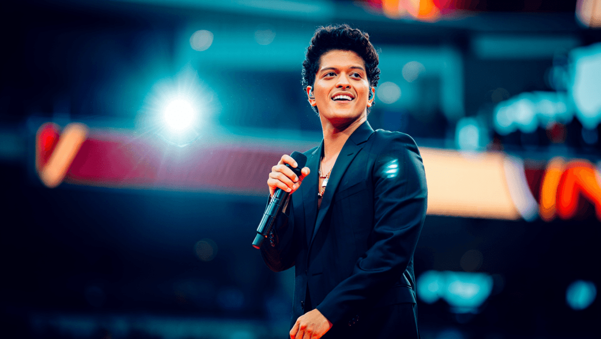 Bruno Mars takes the stage tonight at State Farm Stadium, opens Romantic Tour