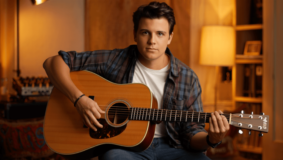 Phillip Phillips releases 'Homesick,' a poignant new single about missing home