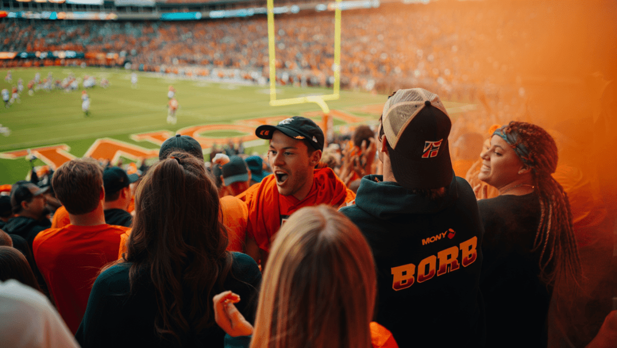 USA Network signs 5-year deal to broadcast Pac-12 football, basketball