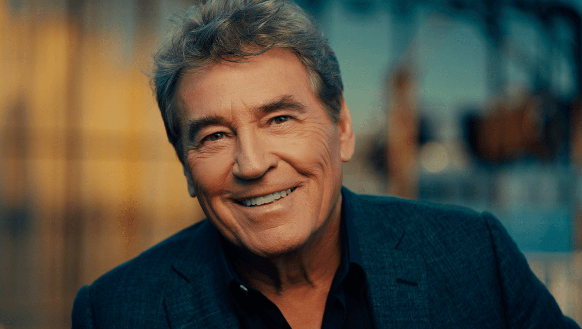 Ray Stevens broke his neck in a fall and is recovering at home