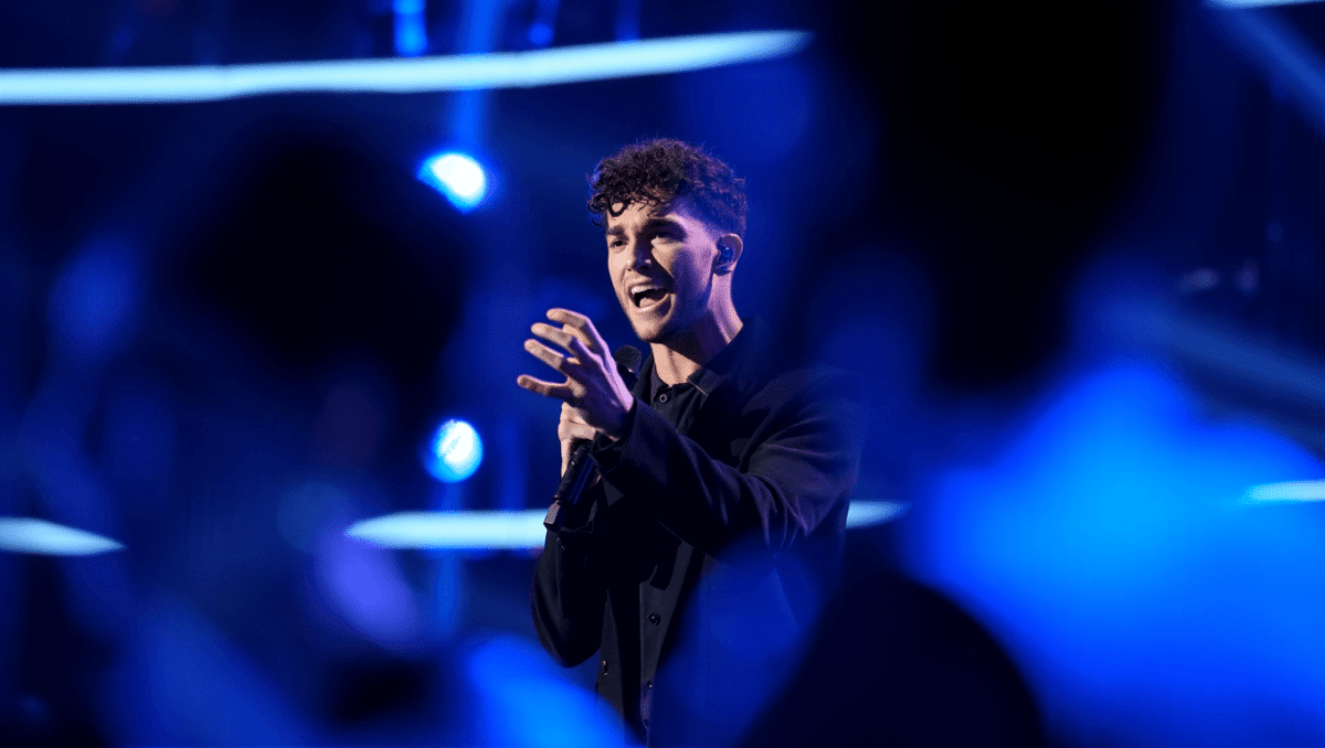 Jordan McCullough performs Taylor Swift on American Idol, vies for Top 5