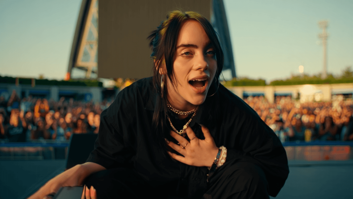 Billie Eilish becomes Justin Bieber's 'One Less Lonely Girl' at Coachella