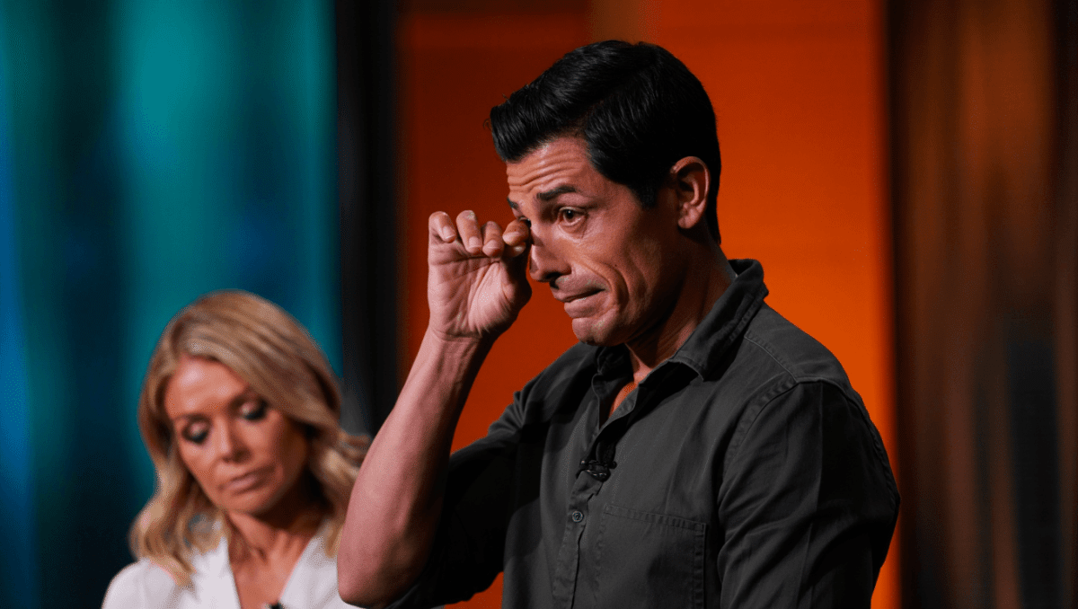 Mark Consuelos announces death of his dad, Saul, 'greatest person I've ever known'