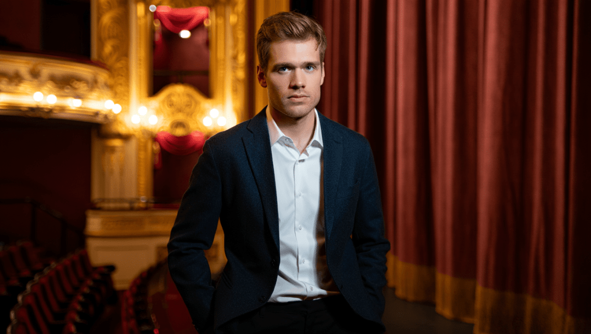 Ben Ahlers makes Broadway debut in Death of a Salesman at Winter Garden Theatre in New York