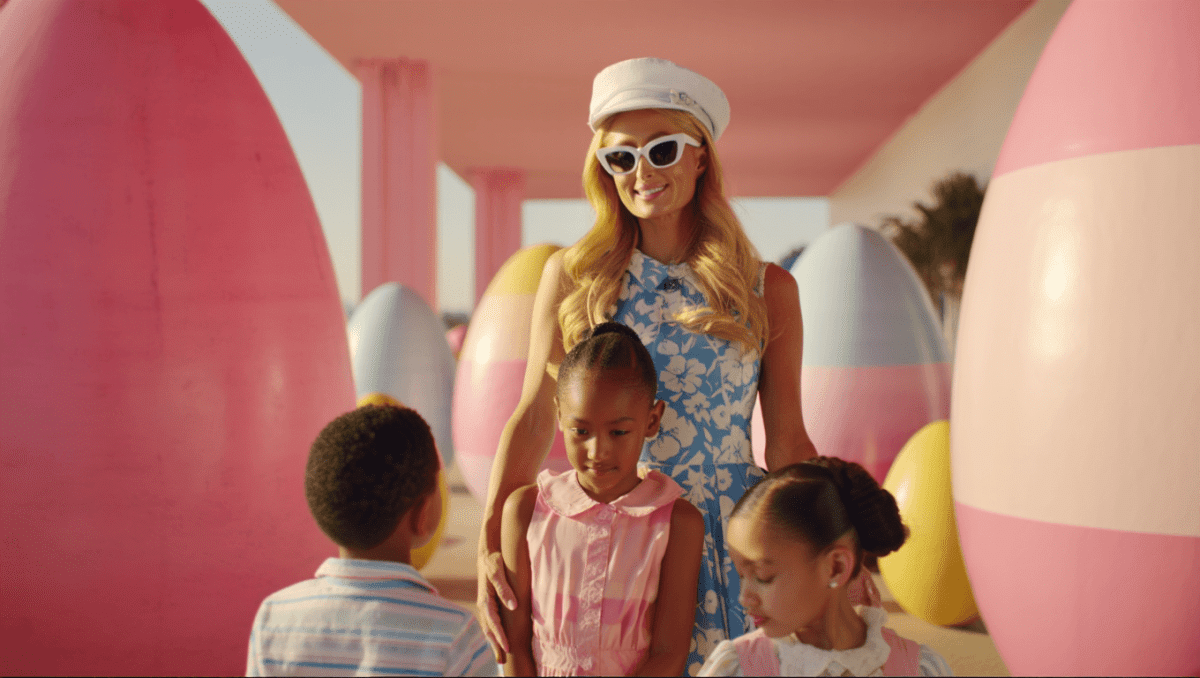 Paris Hilton transforms home with giant eggs for Easter celebration