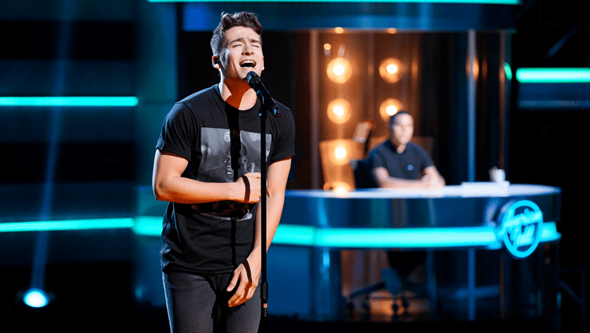 Brooks Rosser reveals dating fellow American Idol contestant Rae Boyd