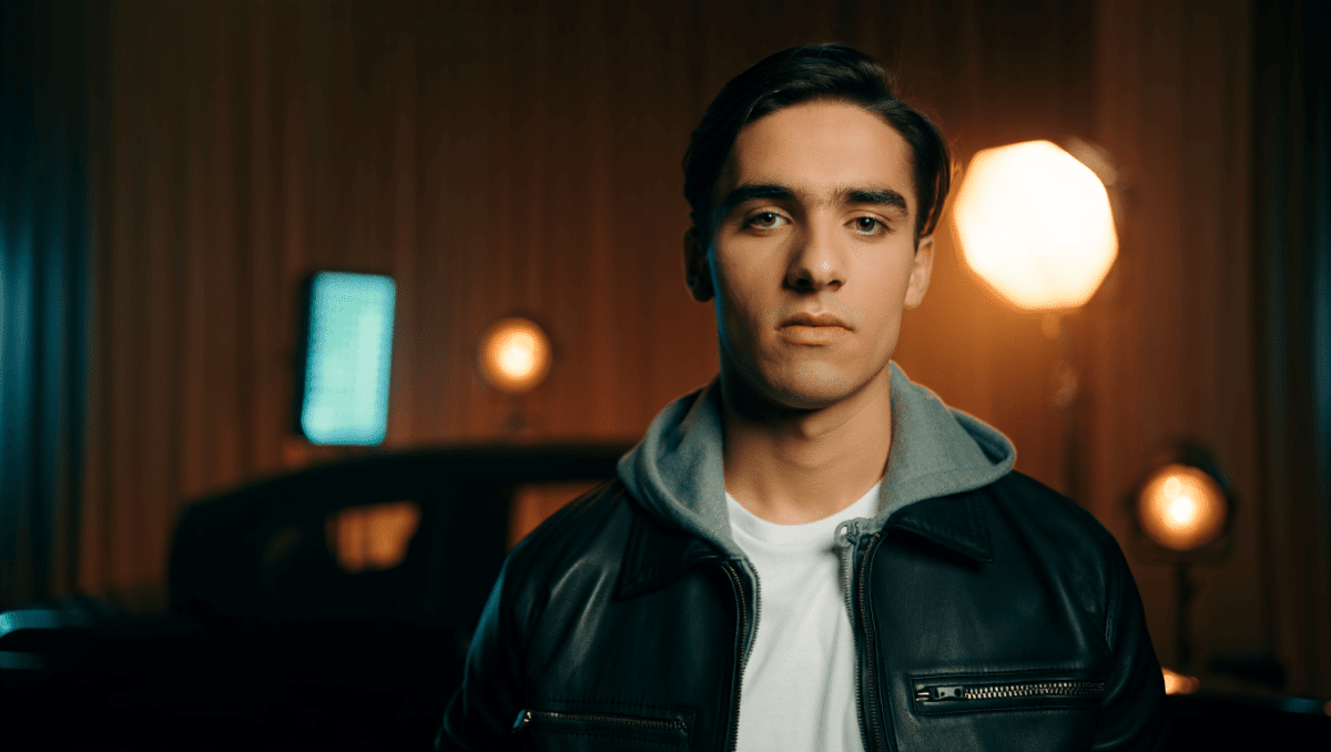 Hudson Williams features in Laufey's 'Madwoman' music video