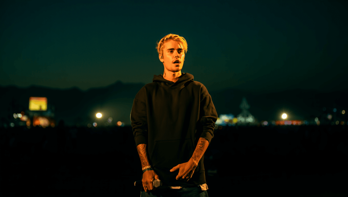 Is Justin Bieber performing at Coachella Weekend 2 tonight at 11:25 PM PT