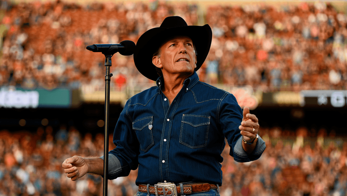 George Strait performs in Lubbock with Miranda Lambert, Hudson Westbrook at Jones AT&T Stadium
