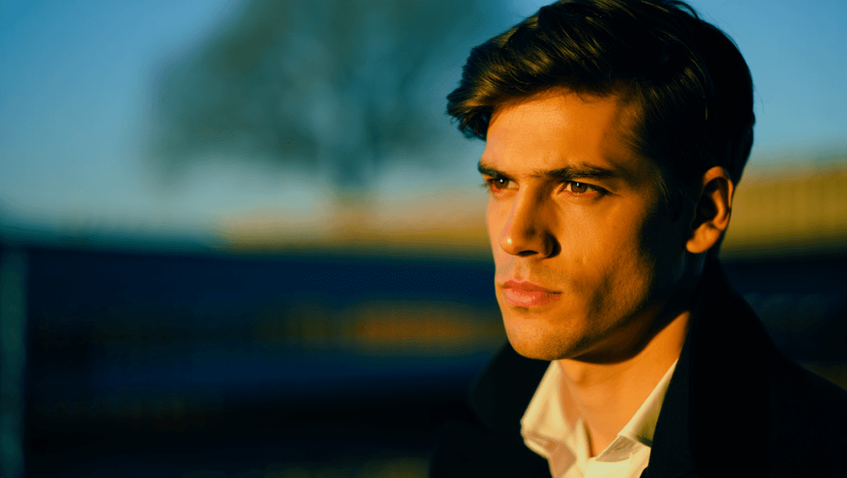 Leo Woodall stars in crime thriller 'Tuner' with Dustin Hoffman, hits theaters May 22