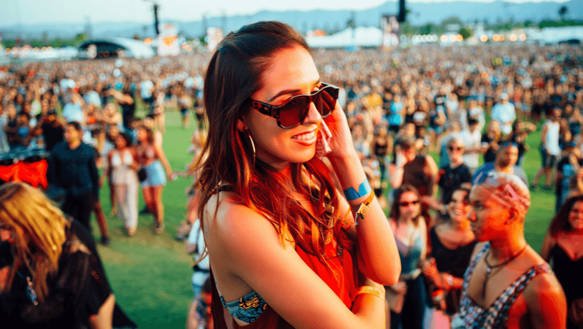 How many people attend Coachella? Over 125K daily across two weekends