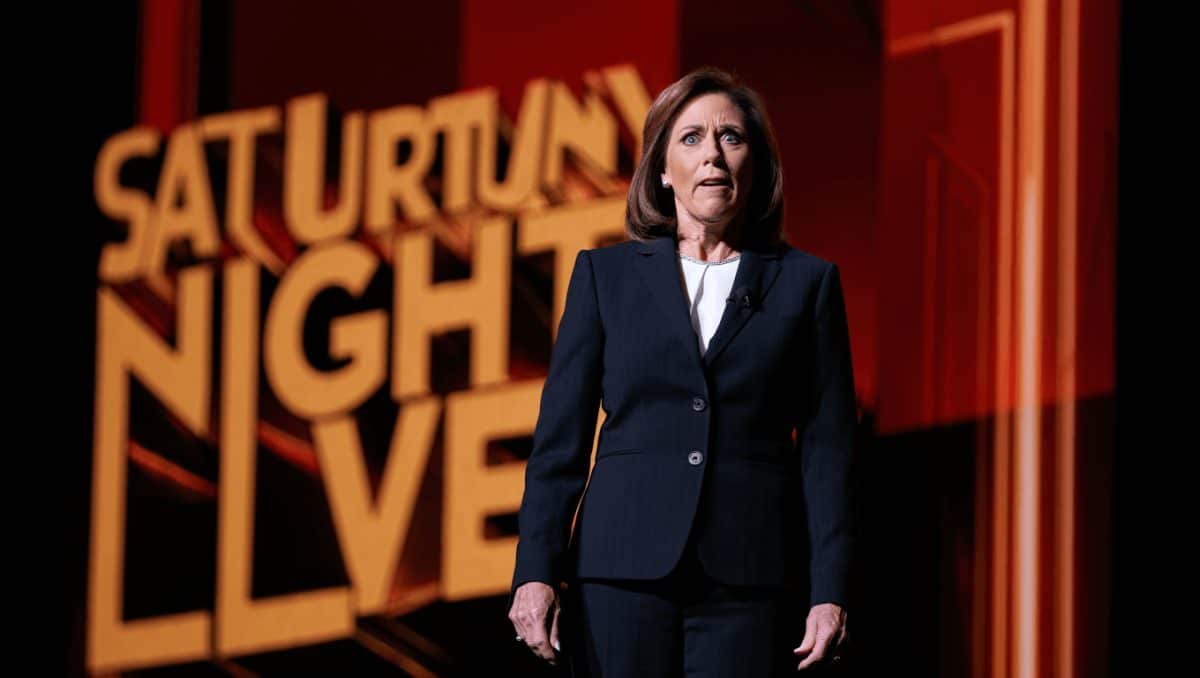 'SNL' takes on Pam Bondi's firing in cold openTV