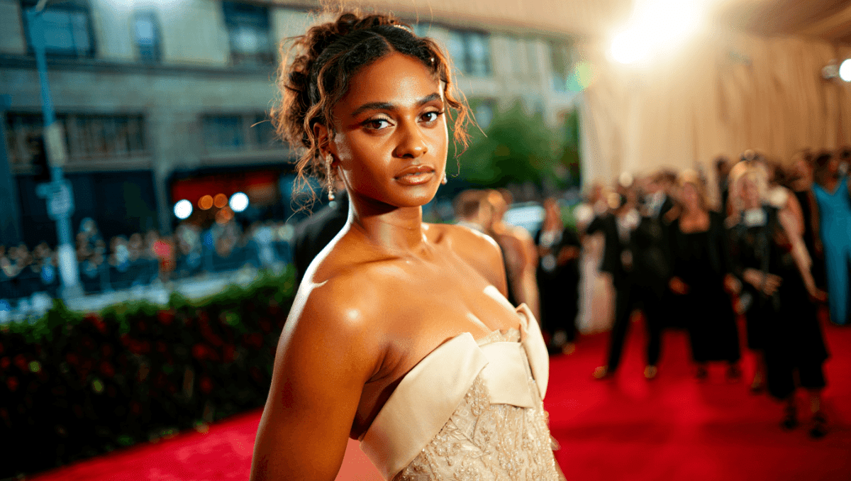 Ciara Miller rocks corset at Met Gala in New York, shows off 'no waist' look