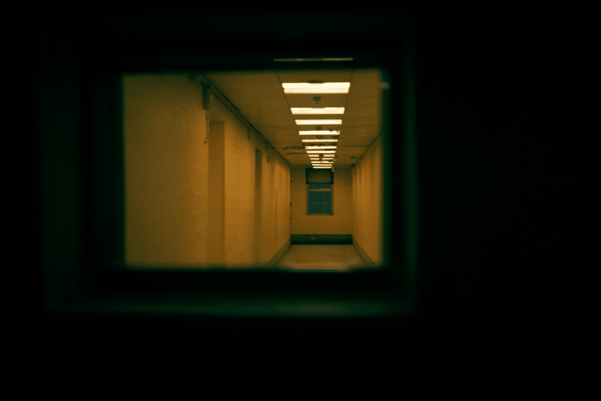 Backrooms has no end credit scene, you can leave after the movie