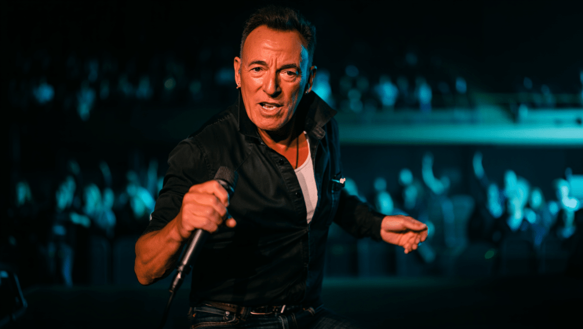 Bruce Springsteen postpones Philadelphia show to May 30 due to 76ers/Flyers playoff schedule