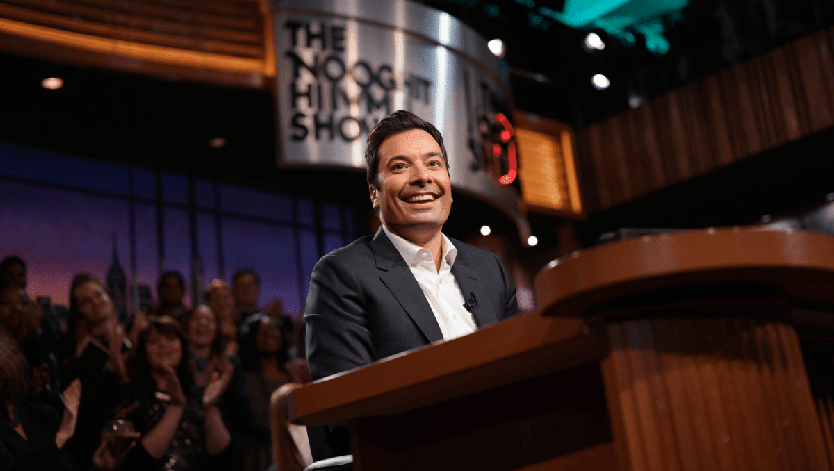 Jimmy Fallon welcomes Lisa Kudrow, Robert Irwin, Stevie Van Zandt tonight