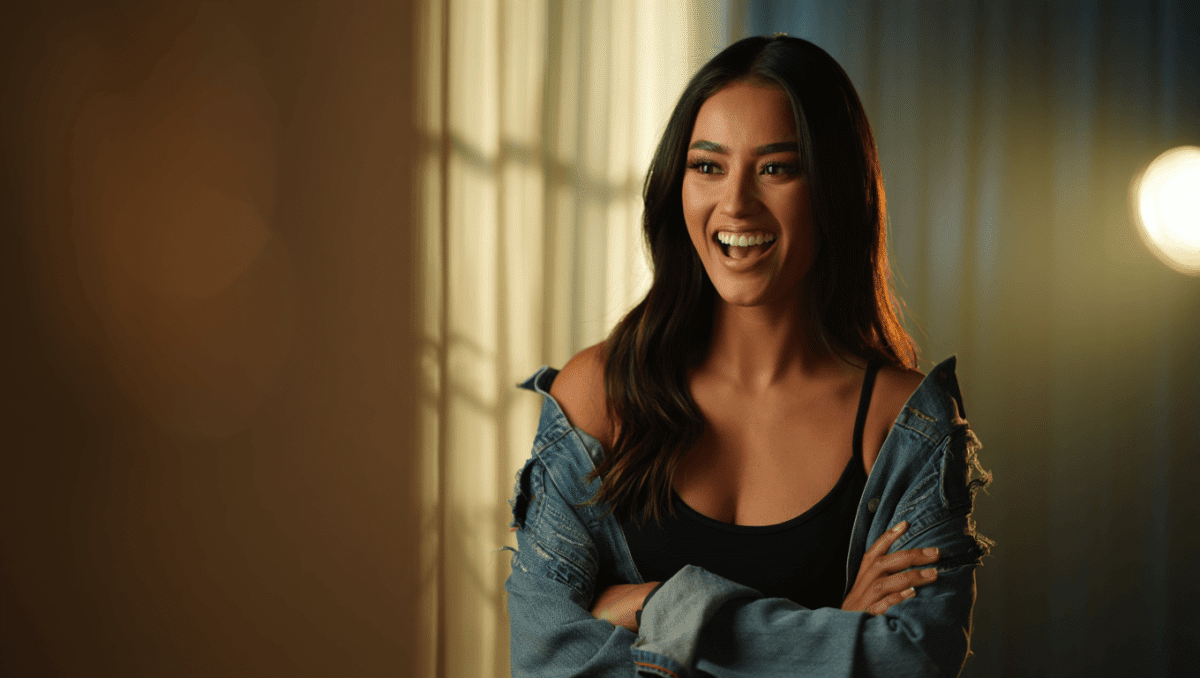 Madison Beer releases Locket deluxe edition May 8 as tour continues in Europe