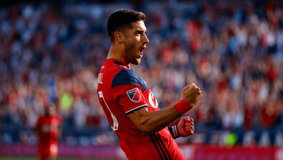 Minnesota United faces New England Revolution in Foxborough with playoff positioning at stake