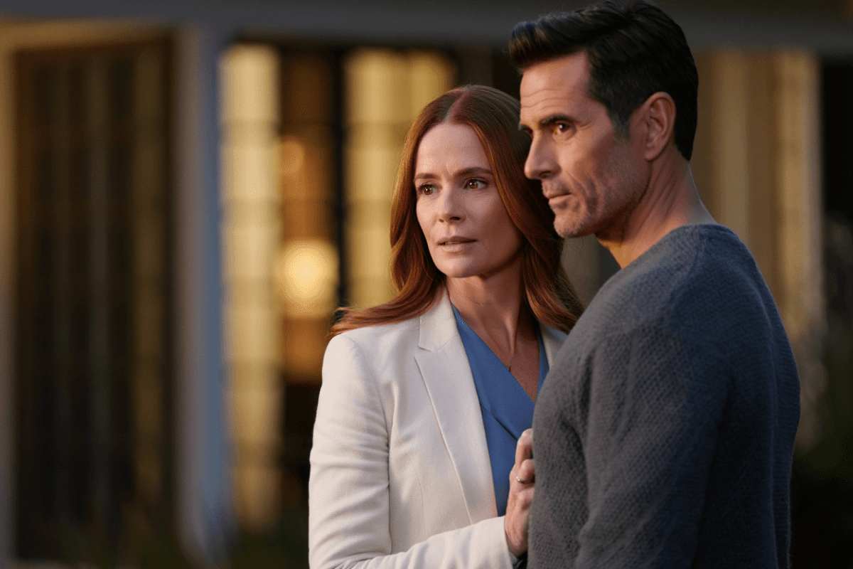 There She Goes premieres on FOX tonight with Rachael Leigh Cook reuniting with her sweetheart