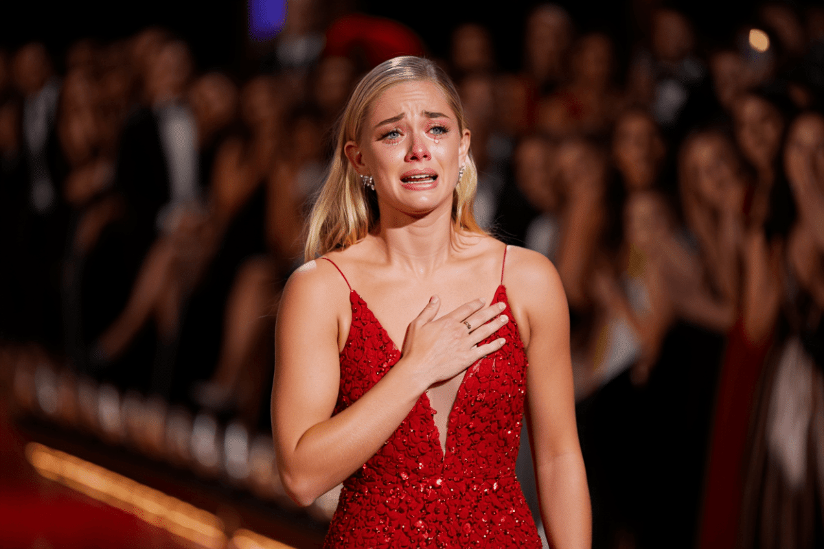 Lauren Alaina breaks down in tears at Las Vegas ACM Awards, advocates for mental health awareness
