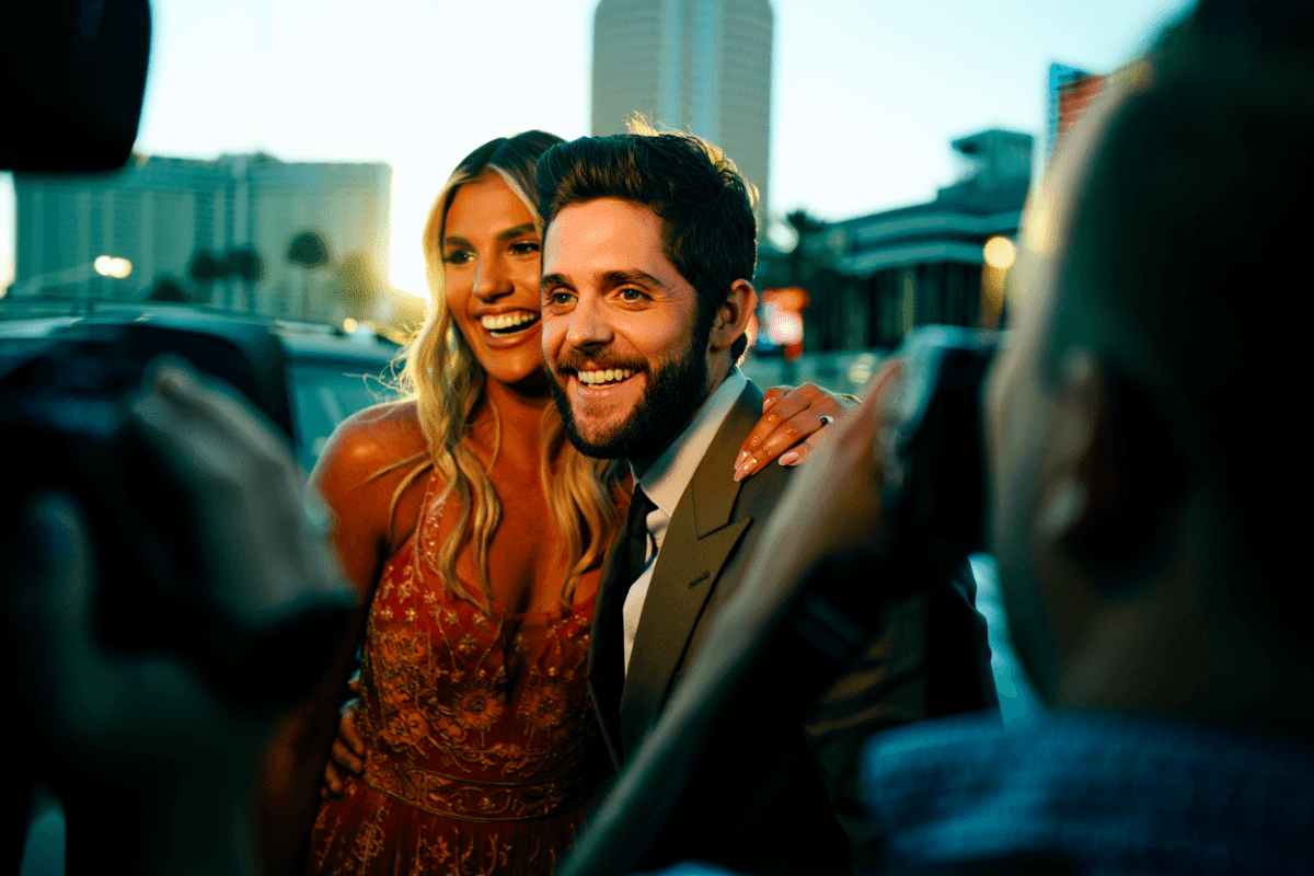 Thomas Rhett performs at ACM Awards in Las Vegas tonight, wife Lauren joins red carpet appearance
