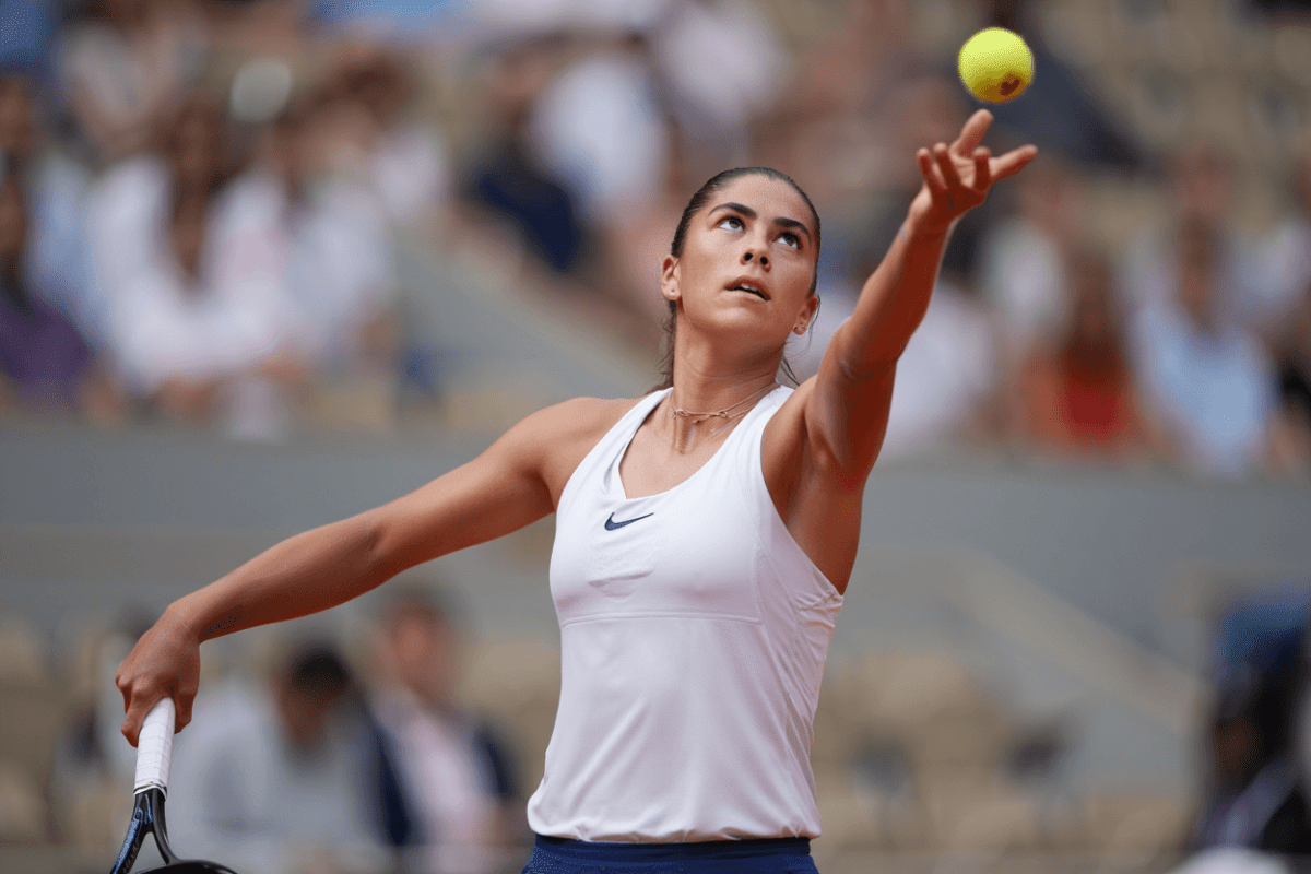 Diane Parry beats Ann Li, advances to third round in Paris