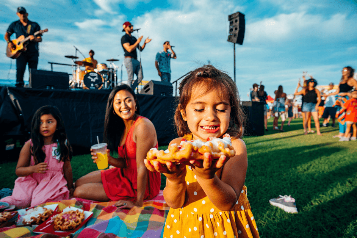 Strawberry festival in Ventura draws crowds with 50+ food vendors, live music through May 17