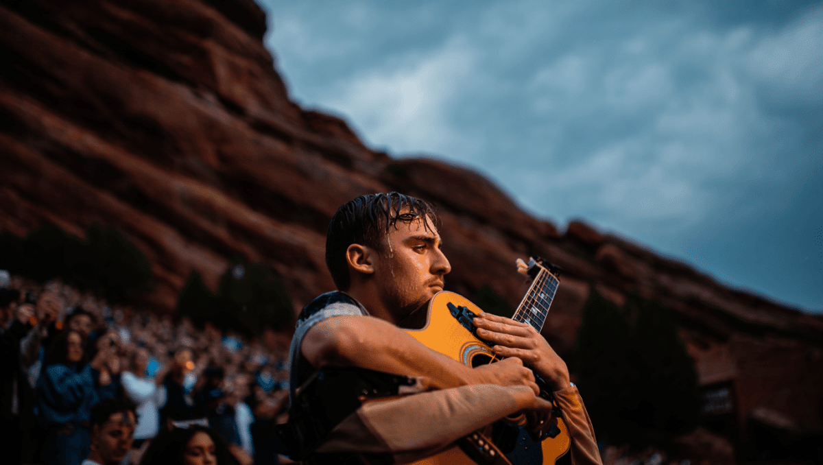 Lewis Capaldi switches to acoustic at Red Rocks after technical glitch, fans praise live performance