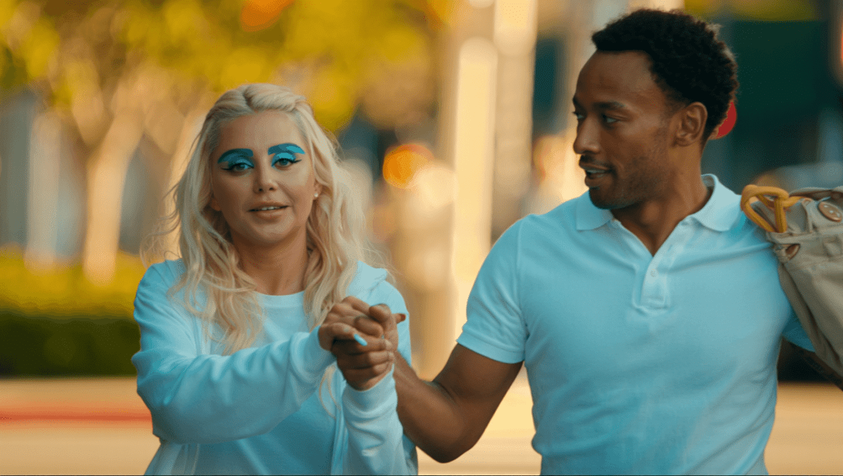 Amanda Bynes debuts bright blue metallic eyebrows in Los Angeles outing with boyfriend
