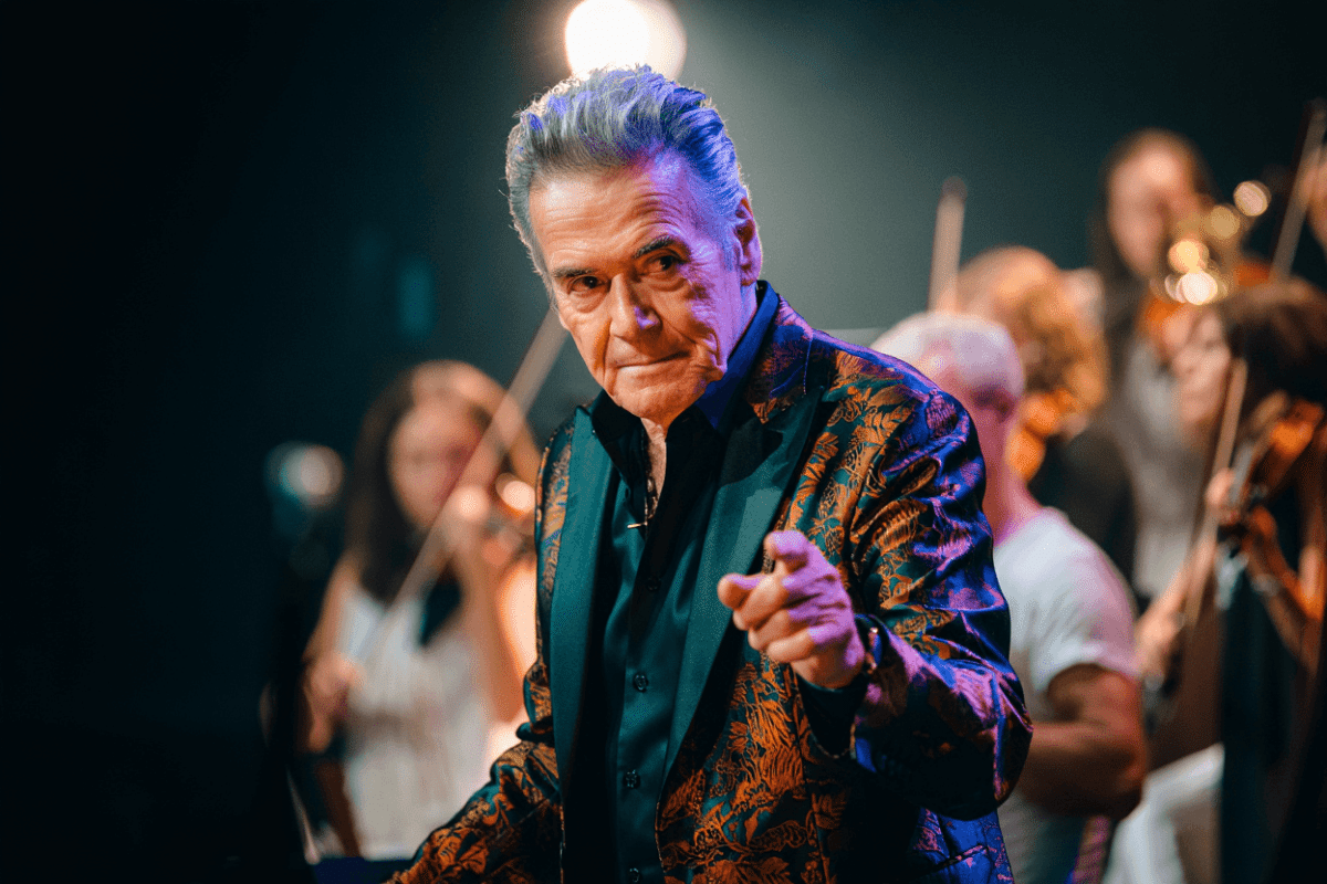 Rod Stewart special 'Forever Young' airs on CBS tonight with Grammy tribute concert