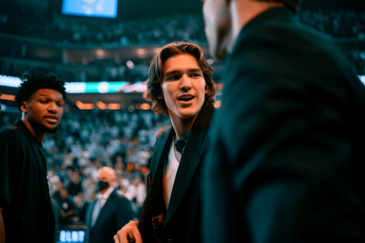 Timothée Chalamet celebrates as Knicks advance to NBA Finals with Eastern Conference win