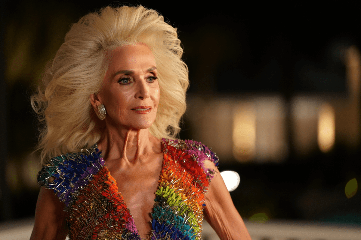 Lisa Rinna debuts platinum blonde hair at Cannes, tries 2 bold looks