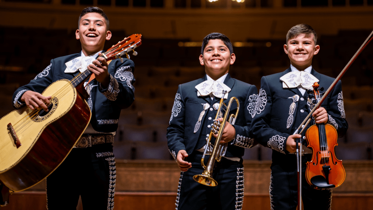 Mariachi brothers released from ICE detention perform at Gruene Hall in Texas