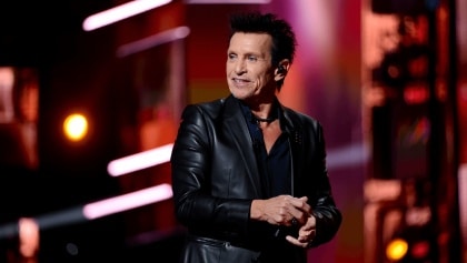 Billy Idol lights up AMAs stage with fiery speech, performance