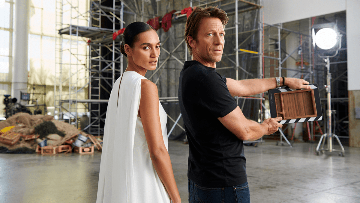 I'm Having Trouble Breathing After Seeing These 41 Rare Behind-The-Scenes Photos That Completely Shattered My View Of These Iconic Movies And TV Shows